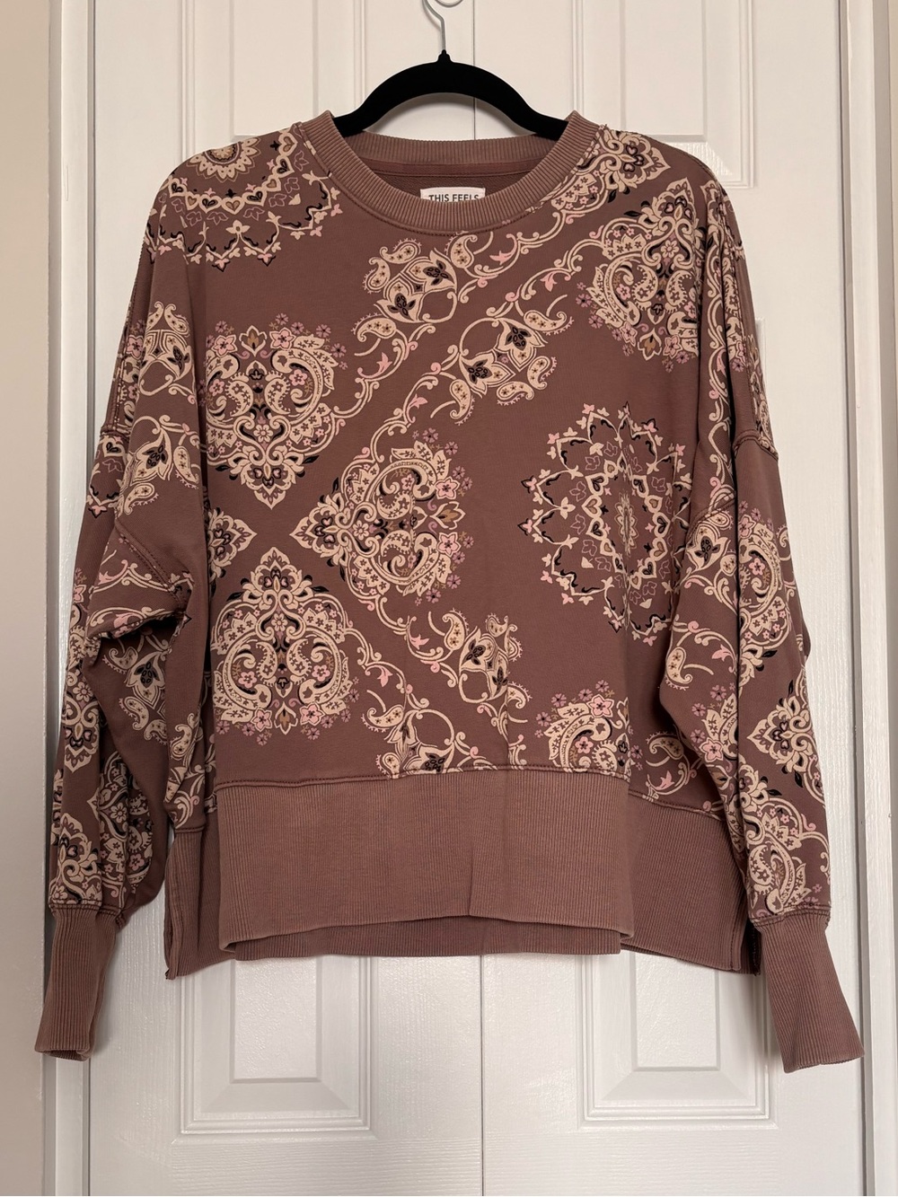 American Eagle Outfitters Mauve Paisley Oversized Crewneck Sweater
